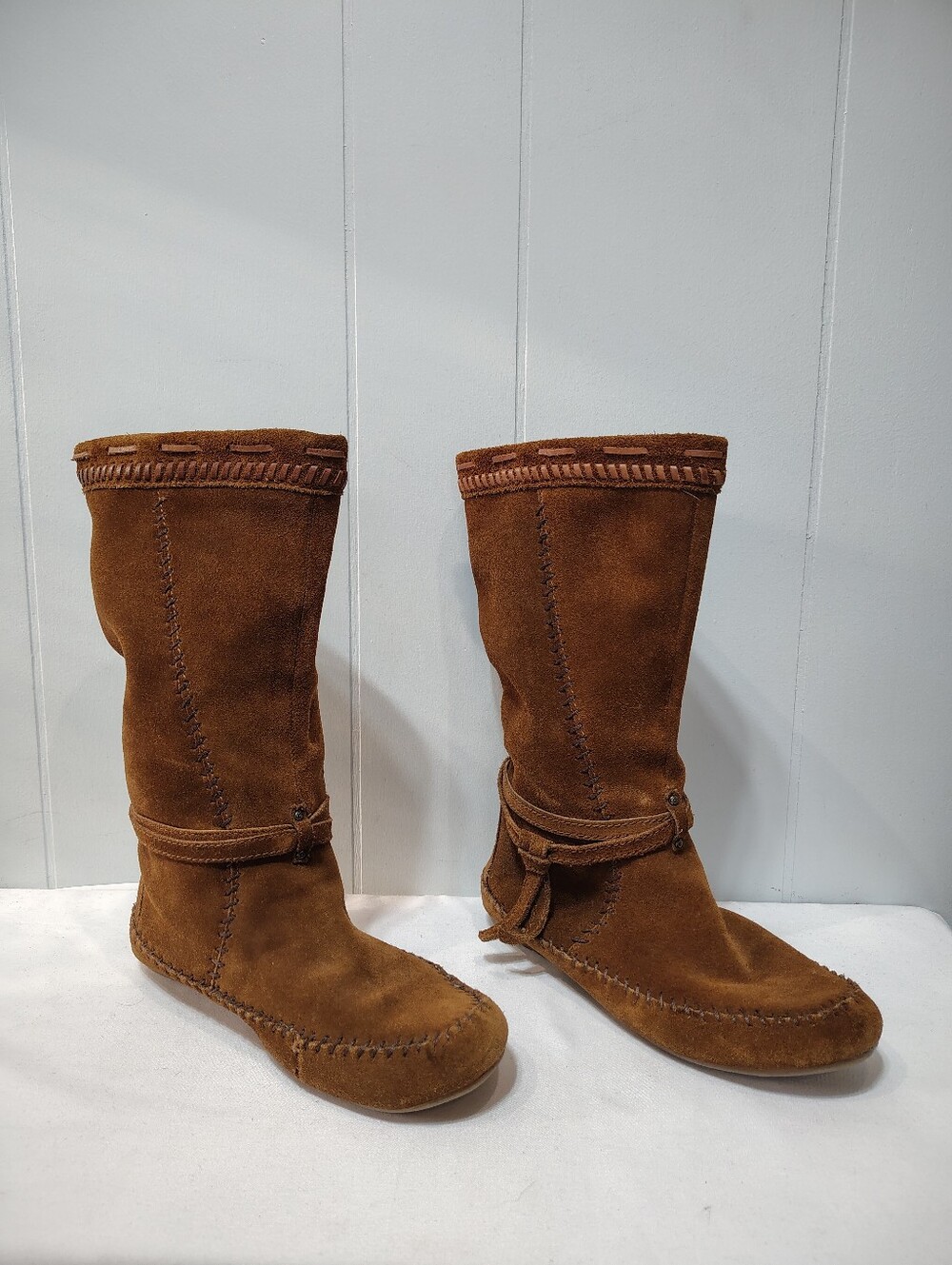 Minnetonka Suede Moccasin Boots Brown Size 6